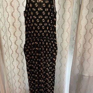 Medium Smash + Tess/Hillary Duff collab daisy romper